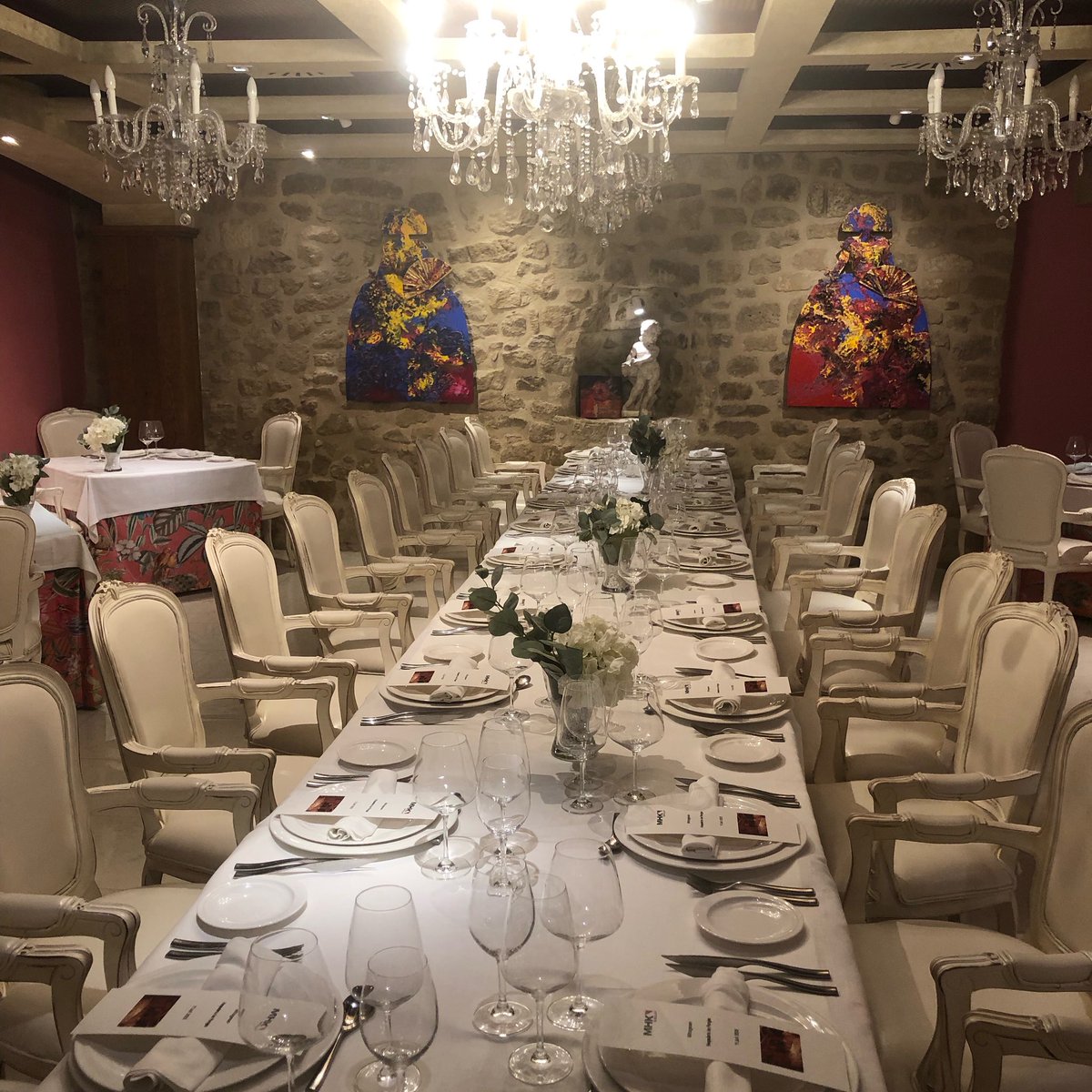 Royal Lunch coming up in medieval Laguardia (Basque Country)!
.
#ambianceincentives #destinationmanagement #lovespain❤️