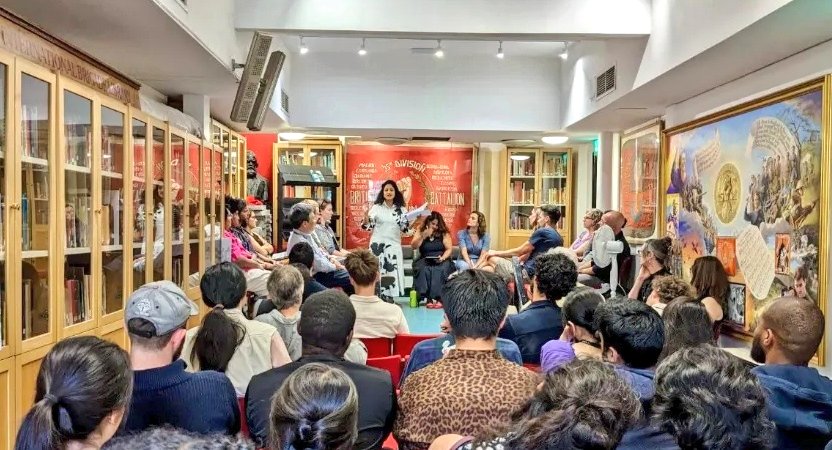ingridharvold's tweet image. Thanks for everyone for coming to the launch of our book Deolonizing Economics, with @devikadutt @cacrisalves @SurbhiKesar! We had such a great time engaging with students, academics and the general public. And thanks to @MarxLibrary for hosting 🤗
hetecon.net/2025/07/03/dec…
