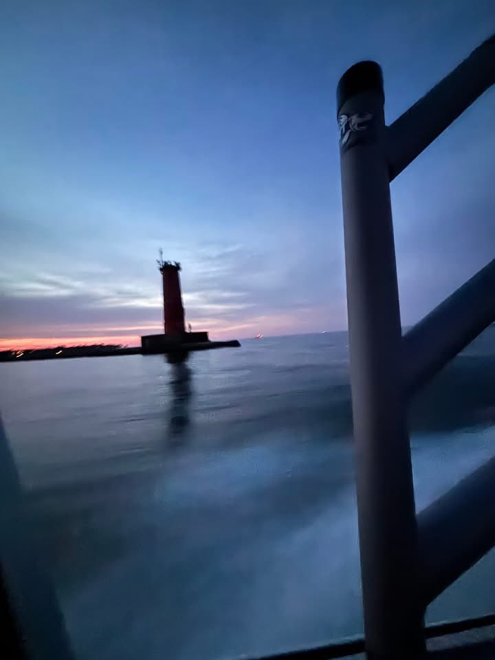 Two loops in the forecast today!

And hopefully the rain in the forecast for later holds off 🙏

Happy Friday, Friends! Rooting for you!