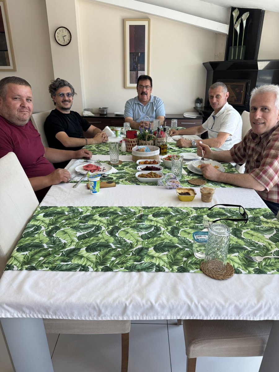 Astaş Holding Yönetim Kurulu Başkan Yardımcısı ve Samkon Başkanı H.Kaya Aşcı, Astajans ve İSGİD Başkanı <a href="/fthasci/">Fatih Aşcı</a> Fatih Aşcı ve misafirlerle birlikte yemek eşliğinde güzel sohbet gerçekleştirdik. Misafirperverliği için Hasan Kaya Aşcı’ya teşekkür ederiz.