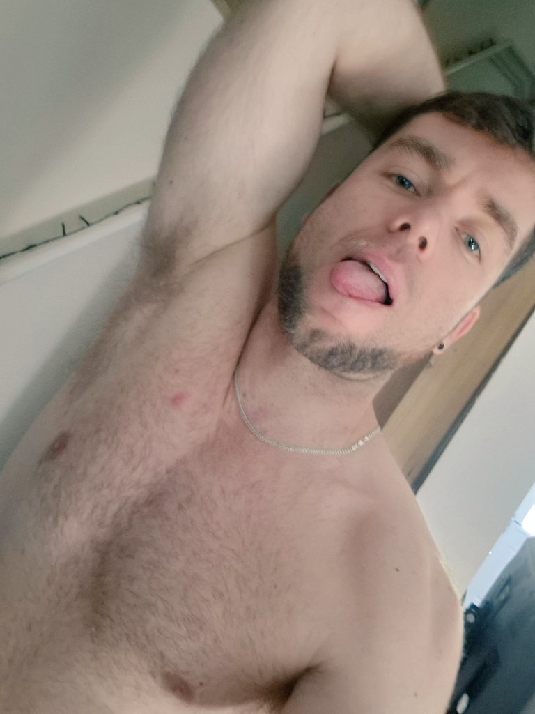 Fuck its hot in here...🥵 #summer #sweat  #hot