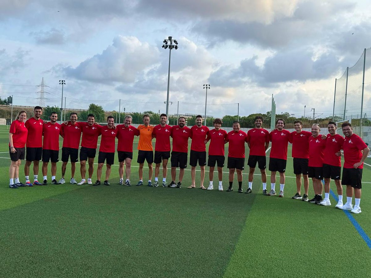 ENTRENADORS |

🏁 Fin de los Cursos UEFA A y UEFA B en Valencia, Castellón y Alicante 🙌🏼

😊 Gracias <a href="/CD_Eldense/">CD Eldense</a>, <a href="/UDAldaiaCF_Masc/">UDAldaiaCFmasculino</a>, <a href="/cdroda/">CD Roda</a> y <a href="/CFSANJOSE/">CF Inter San José Valencia</a> y <a href="/ayto_elda/">Ayuntamiento de Elda</a> por acogernos en sus instalaciones 🔝

#SomEntrenadors #SomFutbol