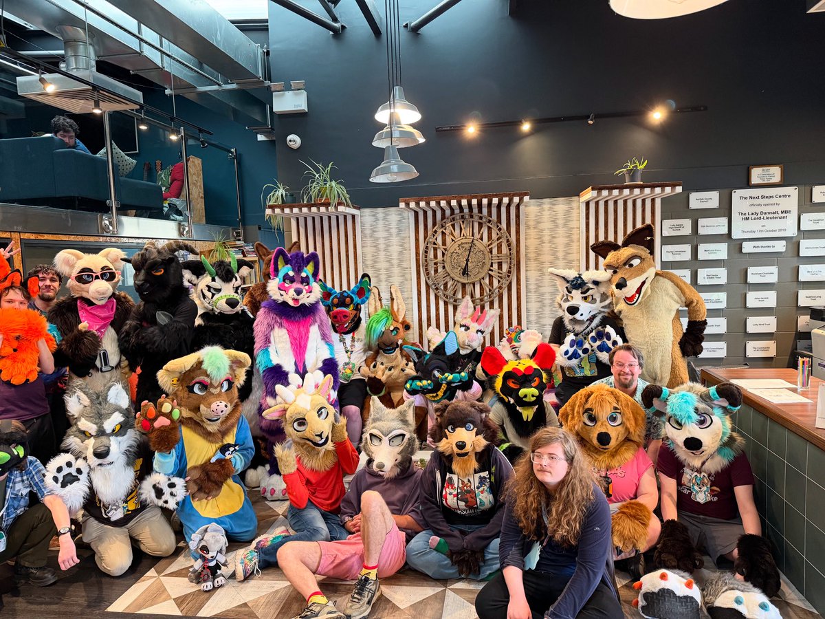Happy #fursuitfriday everyone we hope you have all had a lovely week and we hope your weekend goes well.