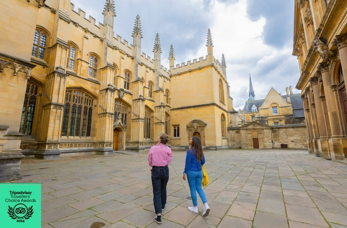 OfficialToursOX's tweet image. Any plans this weekend? 👀 Why not join one of our fantastic #Oxford Official Walking Tours? 😍

🚶‍♂️ Oxford University &amp;amp; City Tour
🚶‍♂️ C.S. Lewis &amp;amp; J.R.R. Tolkien Tour

Book your choice of tour ➡ bit.ly/3or0PD0

#OfficialToursOx #ExperienceOx