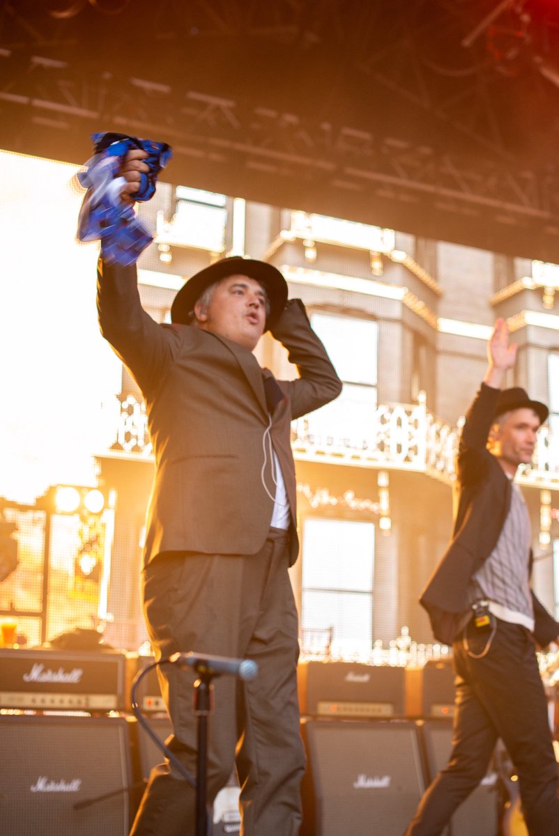 libertines's tweet image. We’re rounding up the Eastern Esplanade crew and heading to Gunnersbury Park on Saturday 9th August 2025 — and tickets are shifting fast.
Don’t hang about — get your tickets here
🎟️ linktr.ee/thelibertines