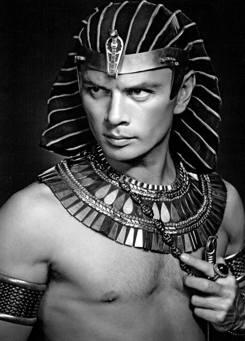 Remembering Yul Brynner on his Birthday #otd July 11, 1920🕊️