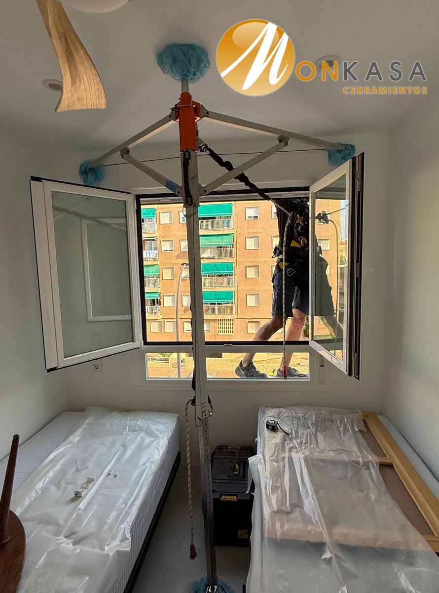 🔧🔝 Montaje en altura con total seguridad

✅ Sistema de anclaje profesional en interiores
✅ Trabajo vertical con arnés y línea de vida
✅ Protección total del mobiliario
✅ Herramientas y montaje sin dejar huella

<a href="/MONKASACERRA/">MONKASA CERRAMIENTOS</a>