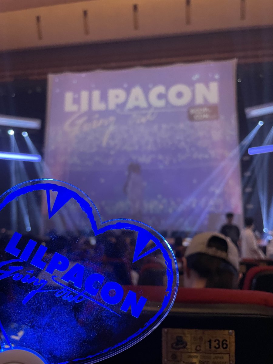 cocho224's tweet photo. 릴파 콘서트 1주년 축하해🎉
💙 LILPACON Going Out 💙

#릴파콘_1주년_축하해
#릴파_사랑해 https://t.co/tFR59OgV2g