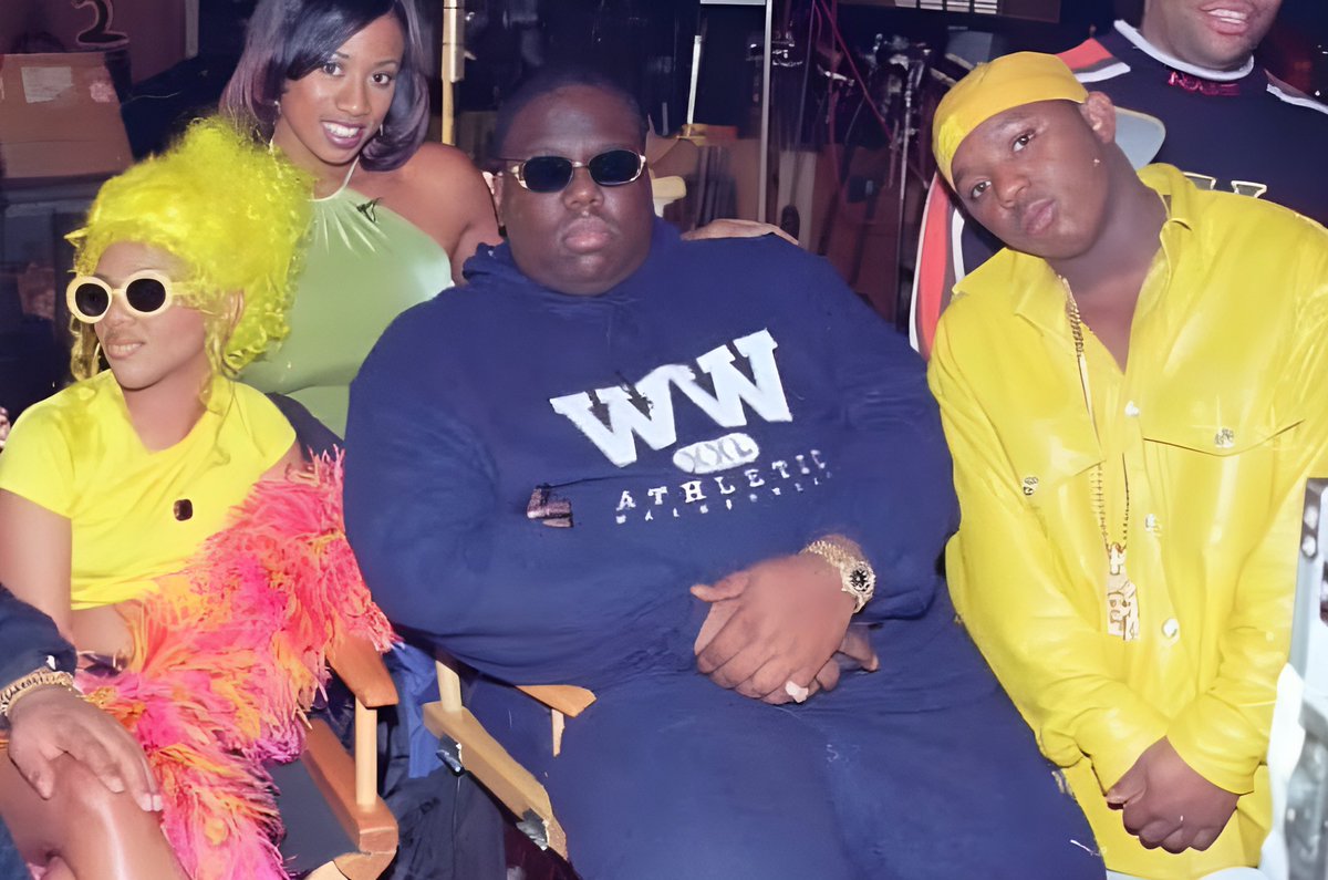 vibe927miami's tweet image. Kim, BIG, and Cease! Today in #HipHopHistory: Happy birthday Lil Kim! #KimberlyDeniseJones, known professionally as #LilKim, is a rapper, songwriter, producer, model, and actress. She has sold more than 15M albums and 30M singles worldwide. #classichiphop #biggie #ripbiggie
