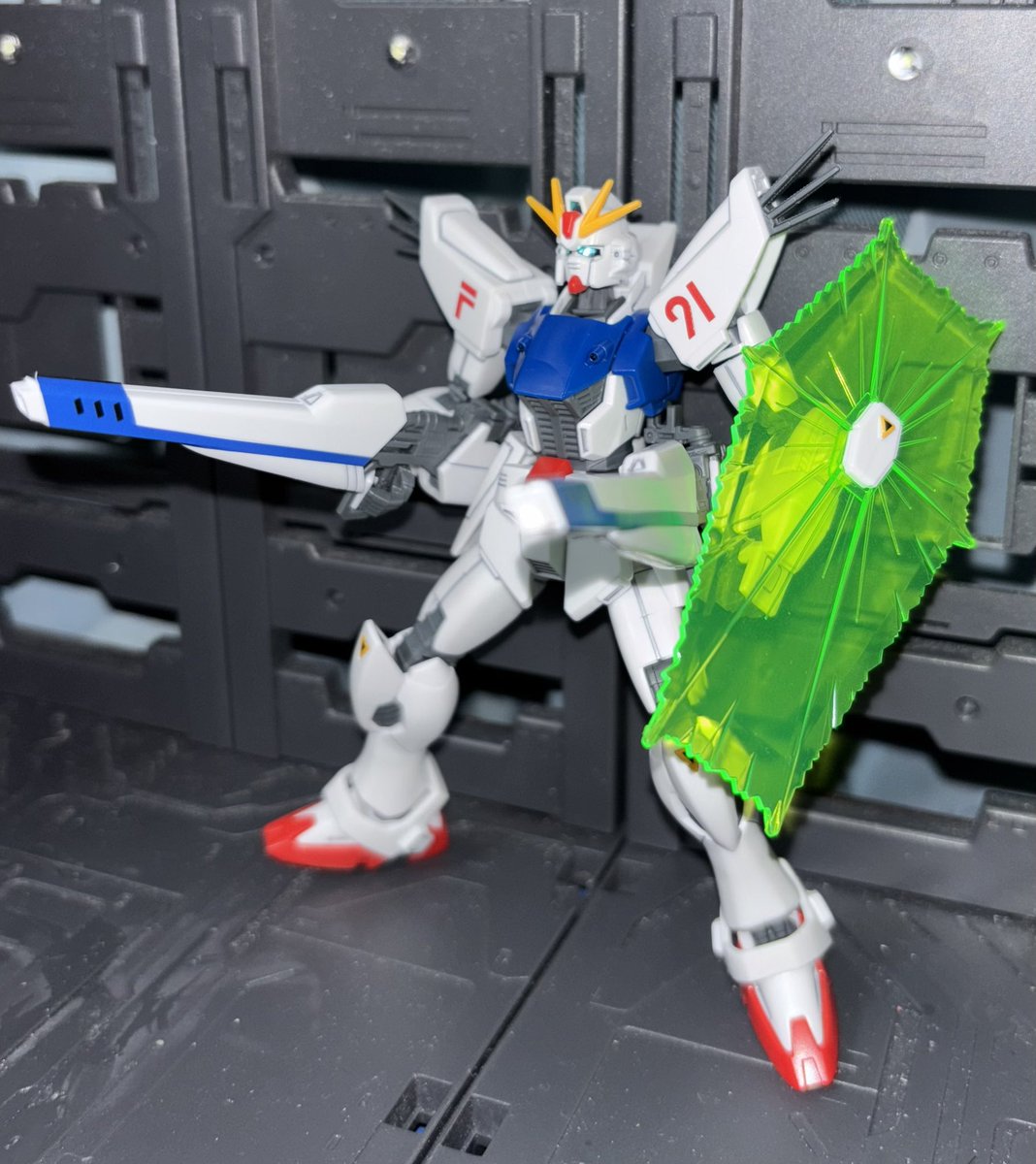 Hideyan021981's tweet image. 小さいけど強いやつ!
F91完成❣️
#ガンプラ #めこ丸隊 #みりプラ
#ガンプラ好きとつながりたい
#ガンダムF91 #F91