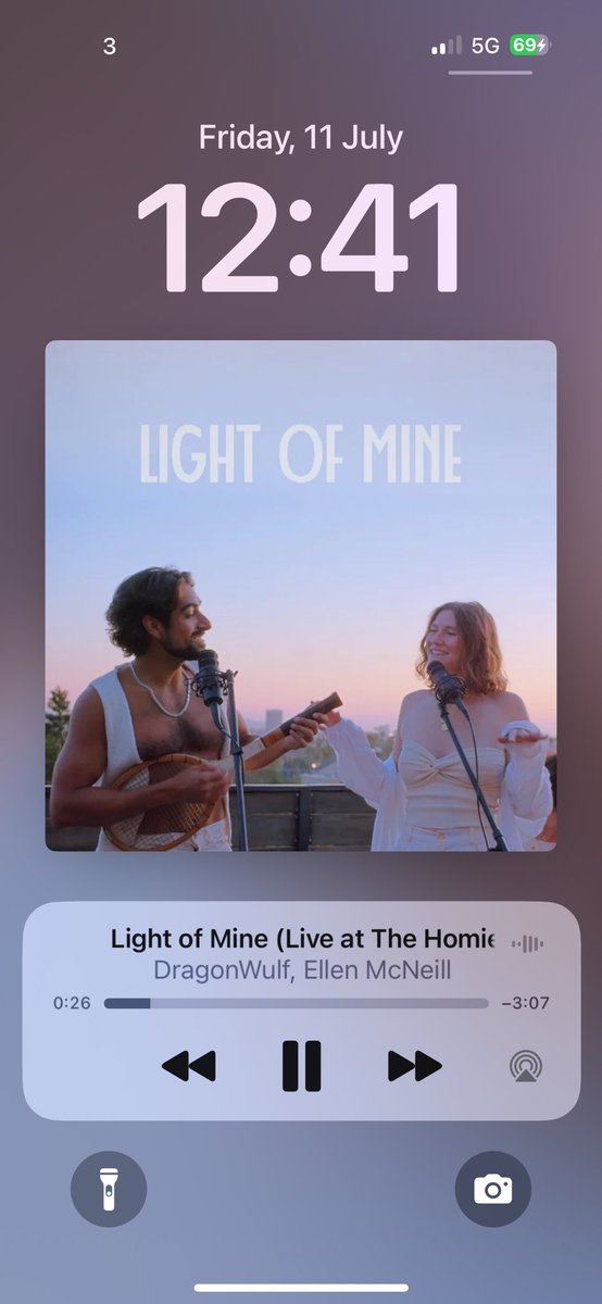HayleysHolocron's tweet image. On repeaaaaat