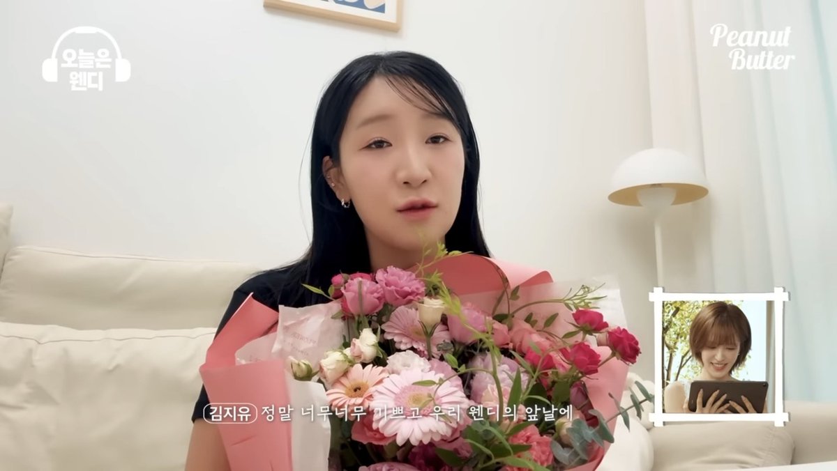 Kinky said he offers 3 times to appear on Wendy's show FOR FREE 😆 And Kim Ji Yoo is so extra for doing the video with flowers too. Wenjiking 🫶🏻🥰