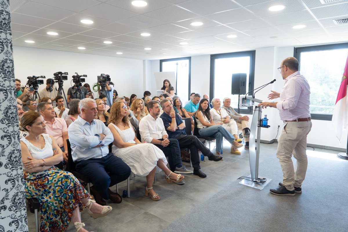 🏠💜 El presidente de la Diputación, José Luis Vega ha asistido a la inauguración del nuevo Centro de la Mujer en Sacedón, que dará servicio a 20 municipios.
🙋‍♀️CLM tiene la red más amplia de España.