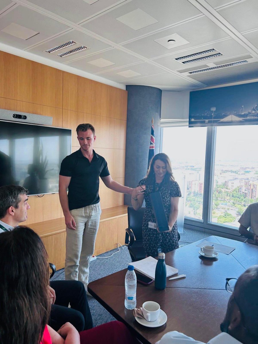 Rosemary Morris-Castico 🇦🇺 (@ausembesp) on Twitter photo Estupendo encuentro con estudiantes del <a href="/RMIT/">RMIT University</a> a la Embajada como parte de su visita académica a España. Participaron en una sesión sobre negocios internacionales con <a href="/Austrade/">Austrade</a>, seguida de un Q&A muy enriquecedor. ¡Gracias por la visita! <a href="/RMITEurope/">RMIT Europe</a> <a href="/Spain_Australia/">Fundación Consejo España-Australia</a> Estupendo encuentro con estudiantes del <a href="/RMIT/">RMIT University</a> a la Embajada como parte de su visita académica a España. Participaron en una sesión sobre negocios internacionales con <a href="/Austrade/">Austrade</a>, seguida de un Q&A muy enriquecedor. ¡Gracias por la visita! <a href="/RMITEurope/">RMIT Europe</a> <a href="/Spain_Australia/">Fundación Consejo España-Australia</a>