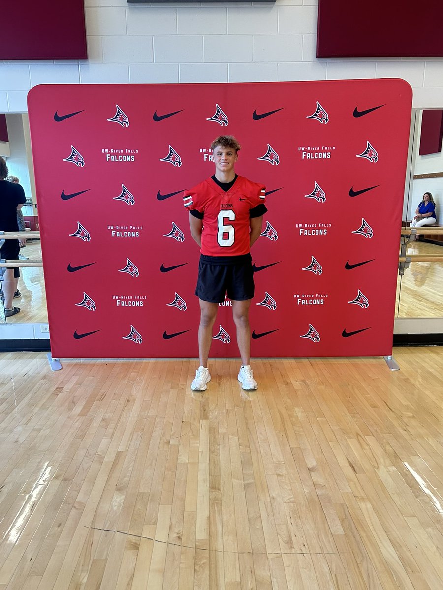 Bsteele08's tweet image. Had an amazing time at River Falls the other day! Thanks for having me out @CoachWalkerRF looking forward to staying in touch!
@CoachHalder @CoachWoodUWRF
@LukeSnell7 @coach_crabbUWRF
@ByronMNFootball
