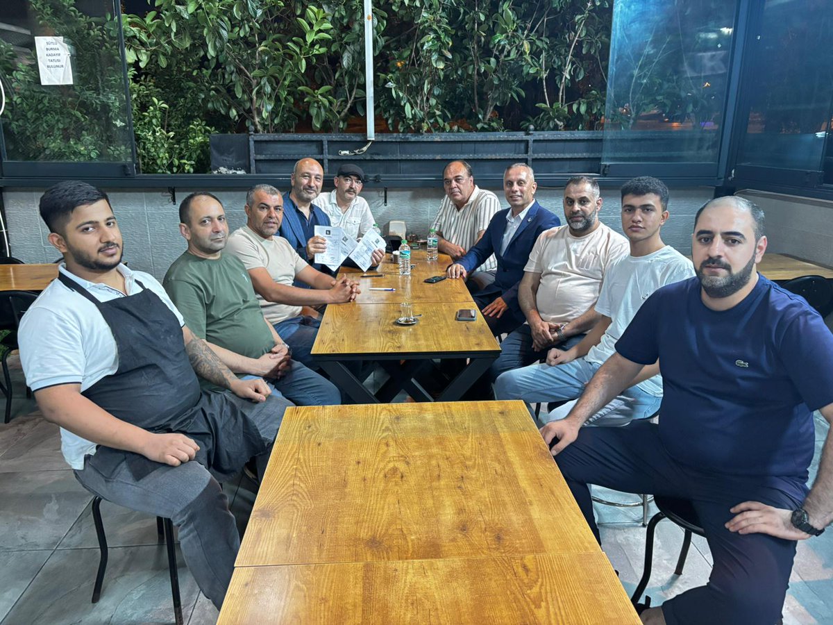 Yeniden Refah Partisi Beşiktaş İlçe Başkanlığı (@rpbesiktas) on Twitter photo Halka hizmet Hakk'a hizmettir.
Düşüncesiyle yola çıktığımız bu yolda geçim zamanında halkımızın yanında, Konaklar mahallemizde ;
Genel başkanımızın samimi selamlarını ilettik.
Notlarımızı aldık.
Bu güzel teveccühü 7 üye ile taçlandırdık.
<a href="/erbakanfatih/">Dr. Fatih Erbakan</a> Halka hizmet Hakk'a hizmettir.
Düşüncesiyle yola çıktığımız bu yolda geçim zamanında halkımızın yanında, Konaklar mahallemizde ;
Genel başkanımızın samimi selamlarını ilettik.
Notlarımızı aldık.
Bu güzel teveccühü 7 üye ile taçlandırdık.
<a href="/erbakanfatih/">Dr. Fatih Erbakan</a>