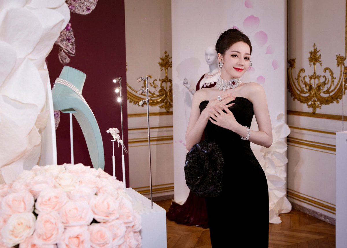 美丽的珍珠和美丽的女人😍

#迪丽热巴 
#ตี๋ลี่เร่อปา 
#Dilraba