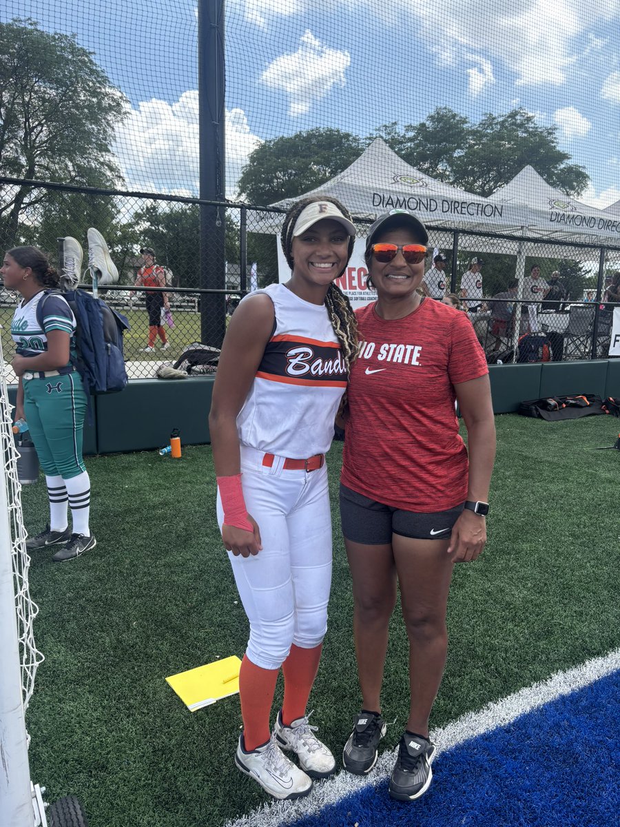 KalianaRay's tweet image. I had a great time at the Connect Camp in Chicago on Wednesday! Thank you for everything I was taught and I’m looking forward to applying the little things to my game.
@Coach2K_OSU @UofL_CoachHolly @GriffJ_13 @CarylDrohan @TonySmithNUSB @oliviaadyan