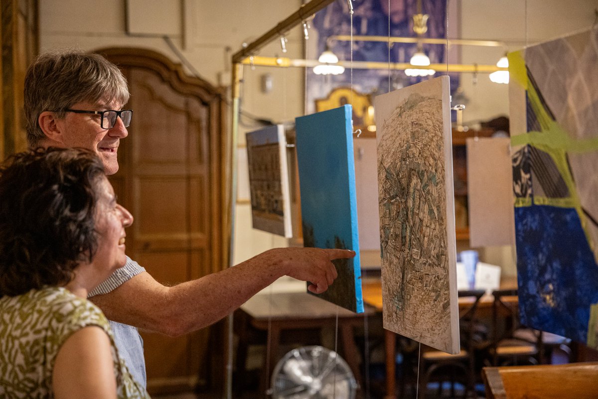 revenedors's tweet image. 📢 Últim dia per a visitar l&apos;exposició de la III Edició del Premi Renart!

«La llum de Barcelona» ha omplert la Sala Gremial durant les darreres setmanes. Moltes gràcies a totes les persones que heu vingut a gaudir de la mostra.

⏰ De 17 h a 20 h
📍 Plaça del Pi núm. 3, 1r