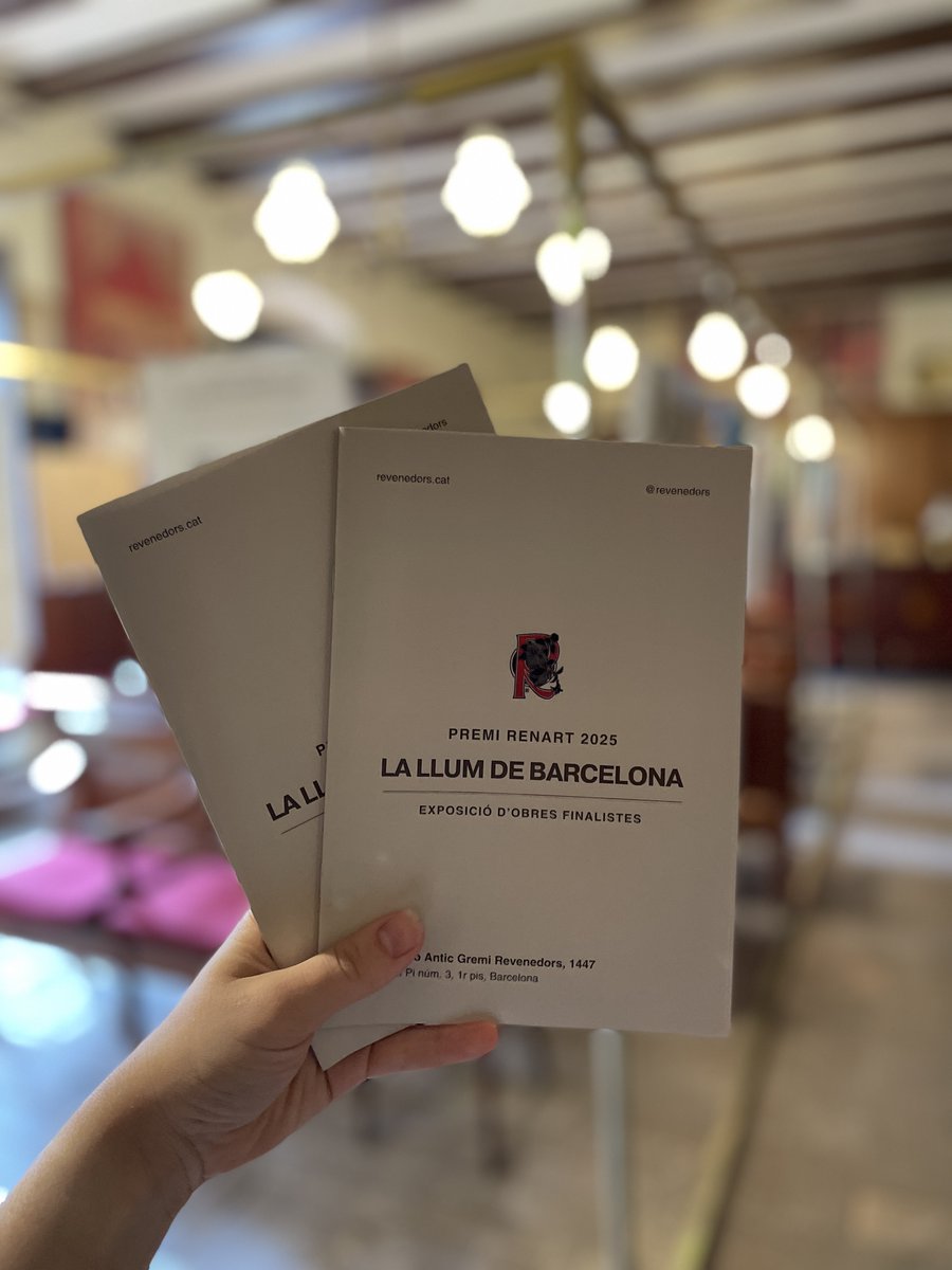 revenedors's tweet image. 📢 Últim dia per a visitar l&apos;exposició de la III Edició del Premi Renart!

«La llum de Barcelona» ha omplert la Sala Gremial durant les darreres setmanes. Moltes gràcies a totes les persones que heu vingut a gaudir de la mostra.

⏰ De 17 h a 20 h
📍 Plaça del Pi núm. 3, 1r