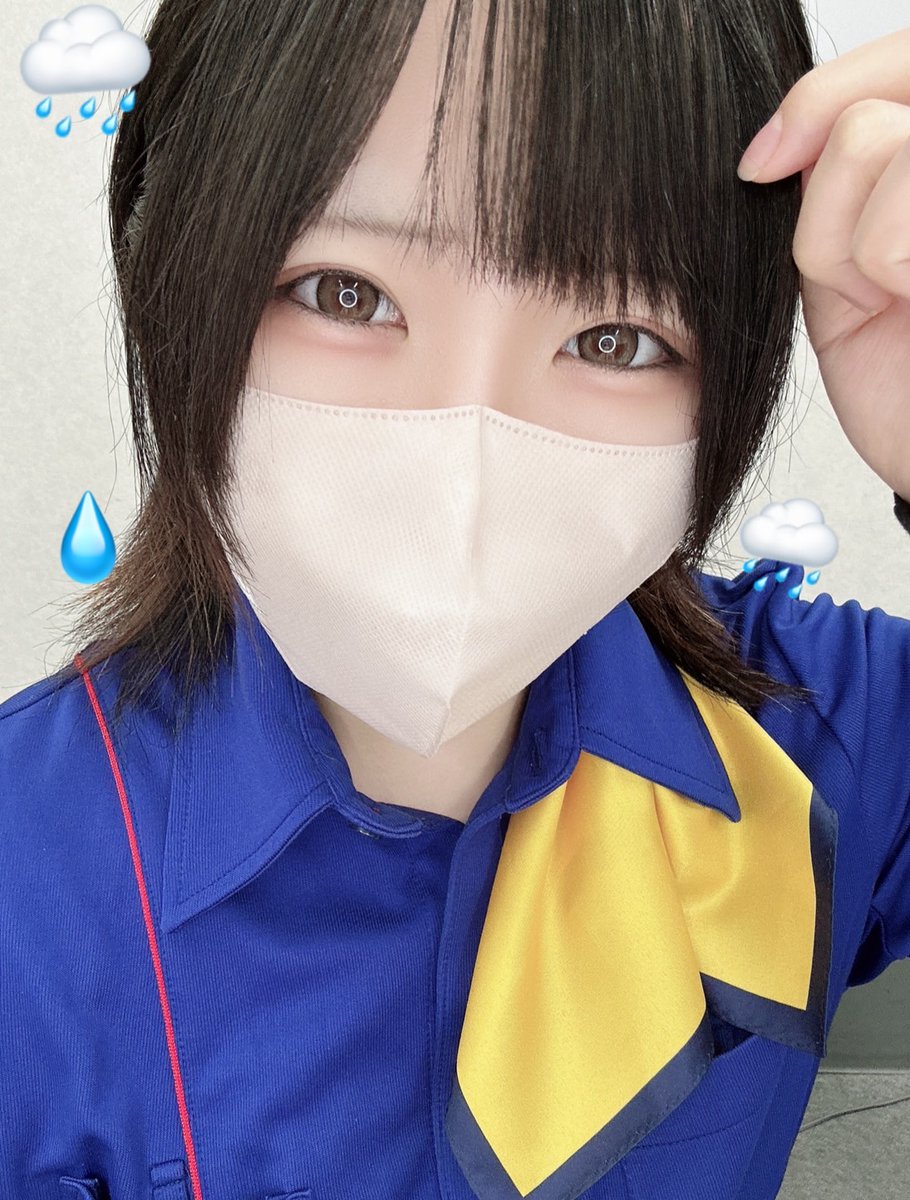おはまる～〇
じめじめで髪がぴょこぴょこしちゃう🥺
湿気に負けるな～！✊

#ぷちまる #マルハン入間店 #アイドル店員