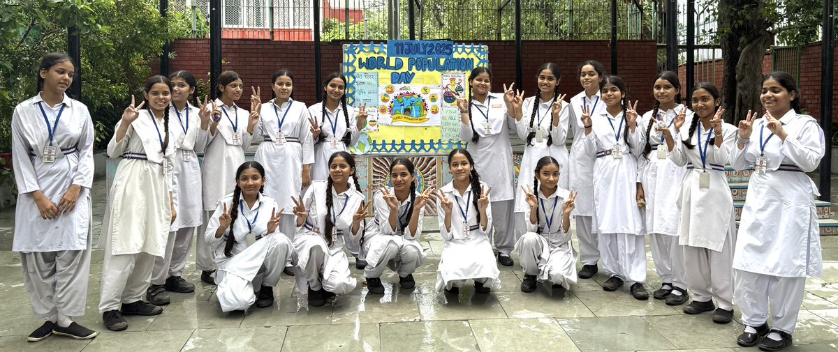 World Population Day @ RSKV No. 2 Jama Masjid
बच्चों ने सुंदर पोस्टर बनाए, अर्थपूर्ण कविताएँ लिखीं, और दमदार स्लोगन के साथ जागरूकता का संदेश फैलाया।
“हर रंग, हर शब्द में बसी थी भविष्य की चिंता और सुधार की चेतना।”
सच में — बदलाव की शुरुआत यहीं से होती है।
<a href="/RSKV_JM/">RSKV No.2 Jama Masjid</a>