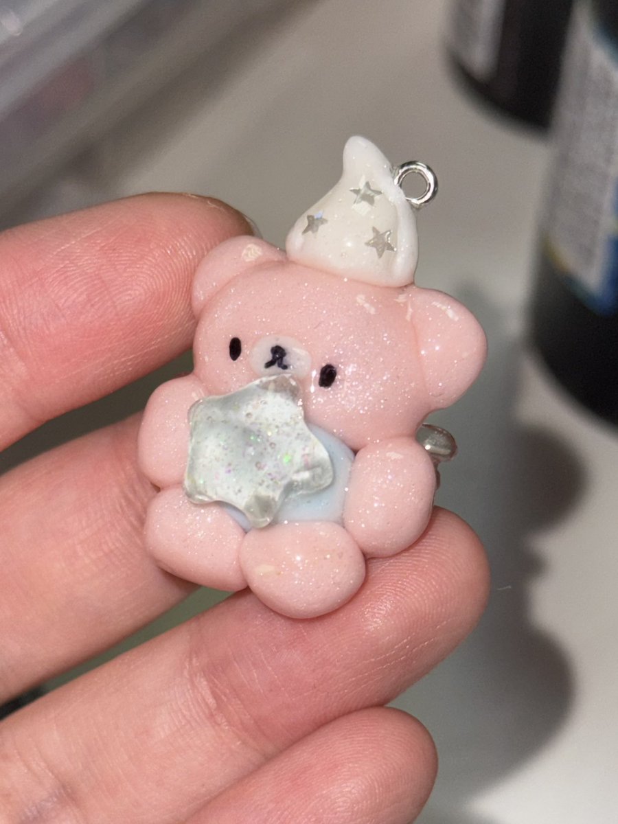 오늘도 열심히 키링을 쪼물딱