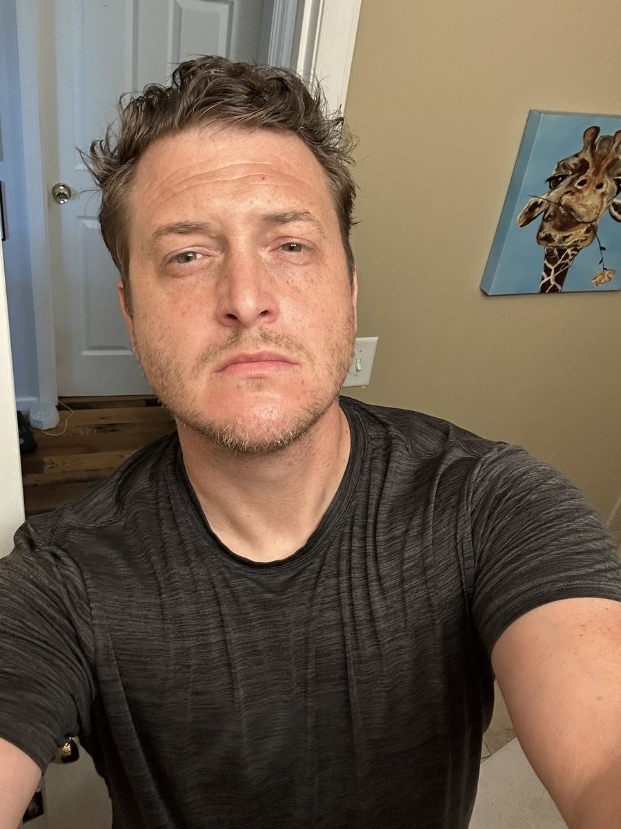 tylerlang44's tweet image. Going for a scruffy/scumbag sort of look today