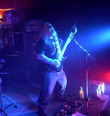 Live mit meiner Thrash Band Entera im Juz Weißenburg.
#thrashmetal #speedmetal #metalbass #bassist #weißenburg #live #gig #konzert #ibanezbass #metalsinger #metalvocals #metalhead #juz #enterathrashmetal #undergroundmetal #oldschoolband