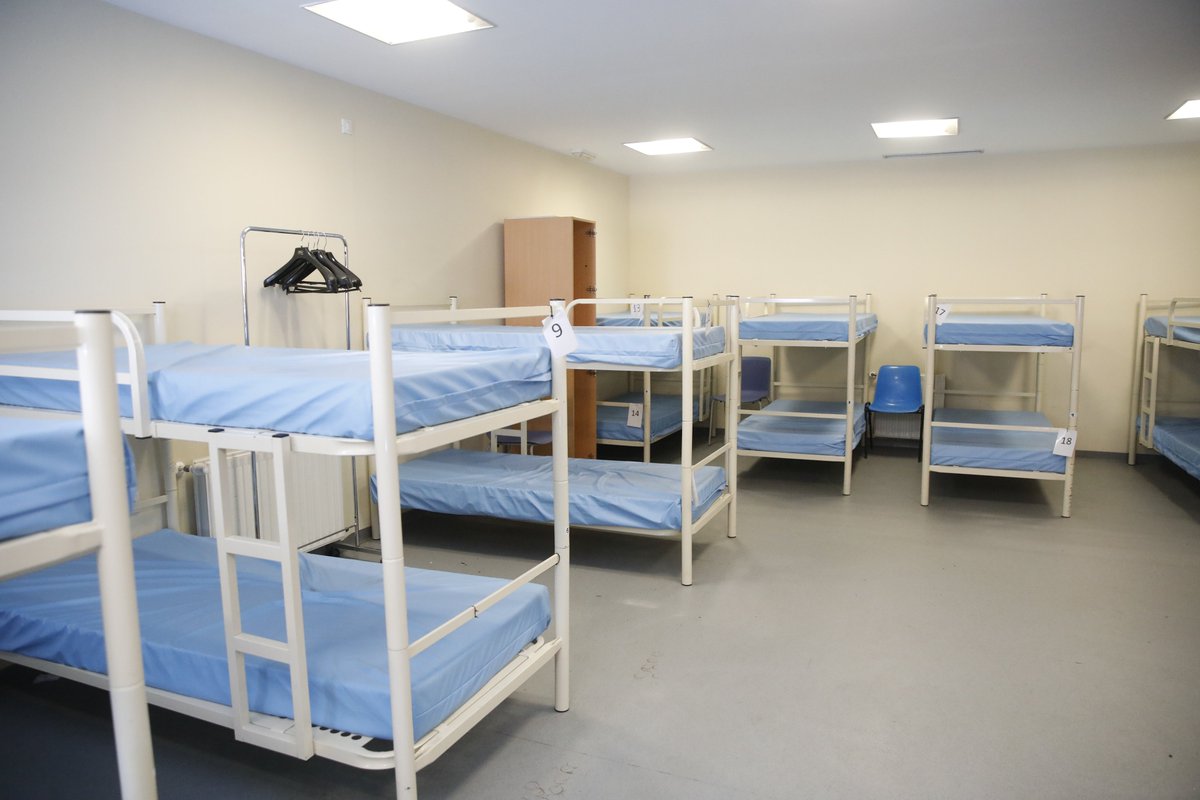 El Ayuntamiento iniciará el 14 de julio la acogida y atención social temporal de personas vinculadas a Madrid que pernoctan en el Aeropuerto. 

El recurso tiene 150 plazas y estará coordinado por <a href="/SamurSocialMAD/">SAMUR SOCIAL MADRID</a>,  que trabajará en estrecha colaboración con los Equipos de Calle