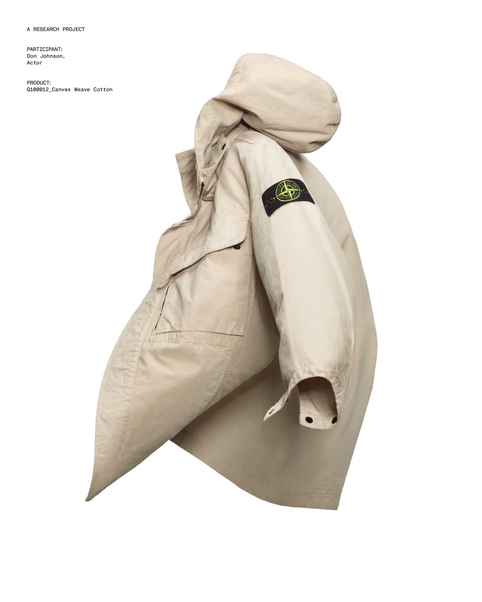 Q100012 Canvas Weave Cotton: Hooded field jacket with anti-drop. Made from canvas weave cotton, featuring bellows chest pockets, a zip pocket, and hidden two-way zip fastening. Garment dyed with anti-drop. #StoneIslandAW25 #TheCompassInside #ResearchFormFunction