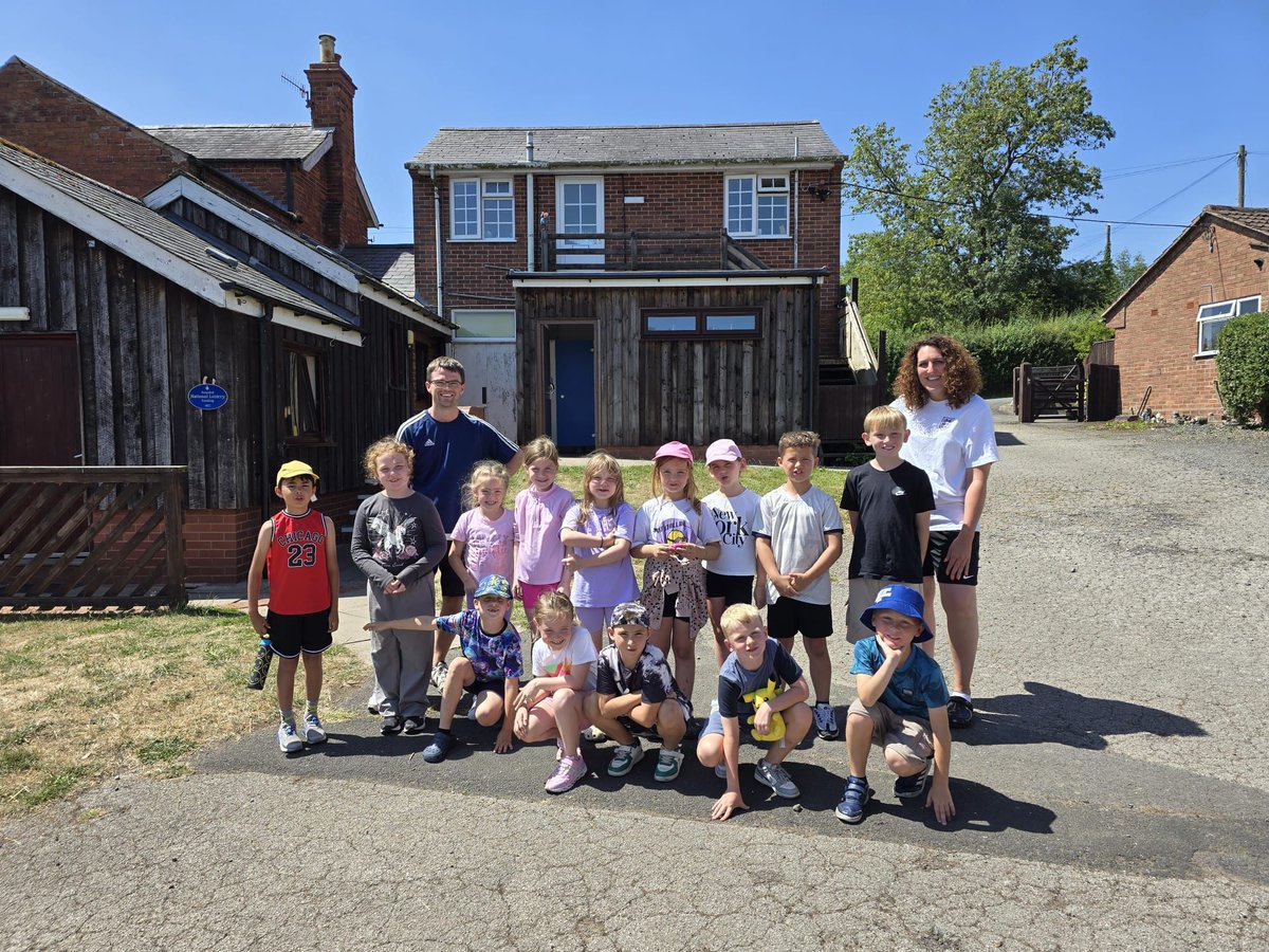 One last photo before we leave Dodford - looking forward to seeing all of our parents and carers at the normal collection time from the school hall!