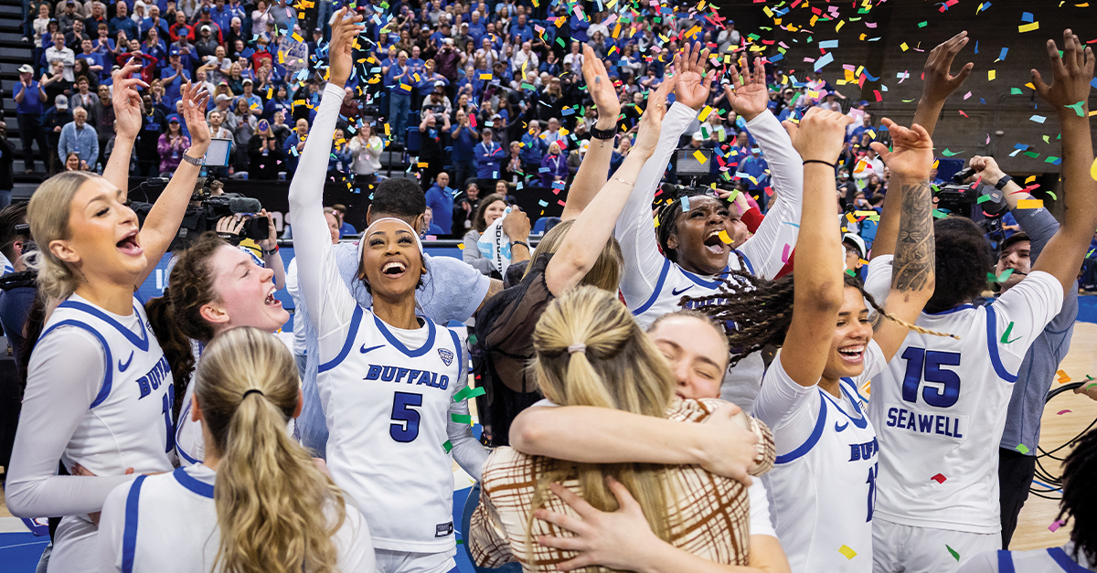 ubalumni's tweet image. Hey Alexa, play “We Are the Champions.” The 2025 #UBuffalo Women’s Basketball team made history, winning the WNIT championship in front of a record-breaking crowd at Alumni Arena! 💙🐂 30 wins. One epic season. ms.spr.ly/6017S29x7