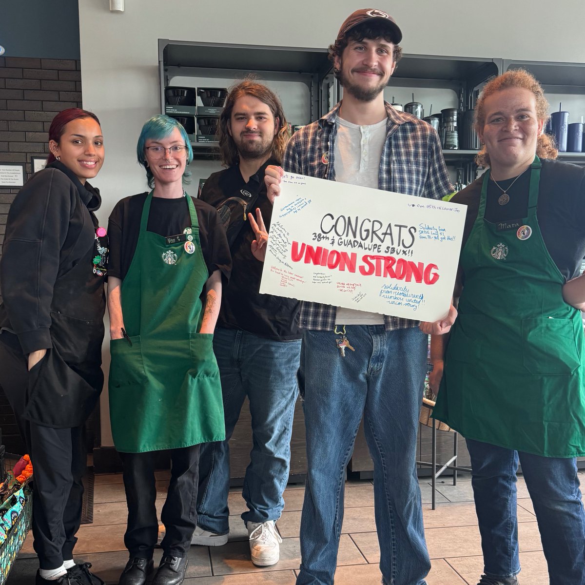 SBWorkersUnited's tweet photo. We announced 6 newly unionized stores yesterday - now we're announcing 5 MORE! Our momentum is HOT🔥

🔥Austin TX- 38th &amp; Guadalupe
🔥Austin TX- Brodie Oaks Center
🔥Santa Cruz CA- 41st &amp; Soquel
🔥Waukesha WI- Grandview &amp; Silvernail
🔥Columbia MO- Nifong &amp; Buttonwood-Rock Bridge https://t.co/EyMV7TKuLv