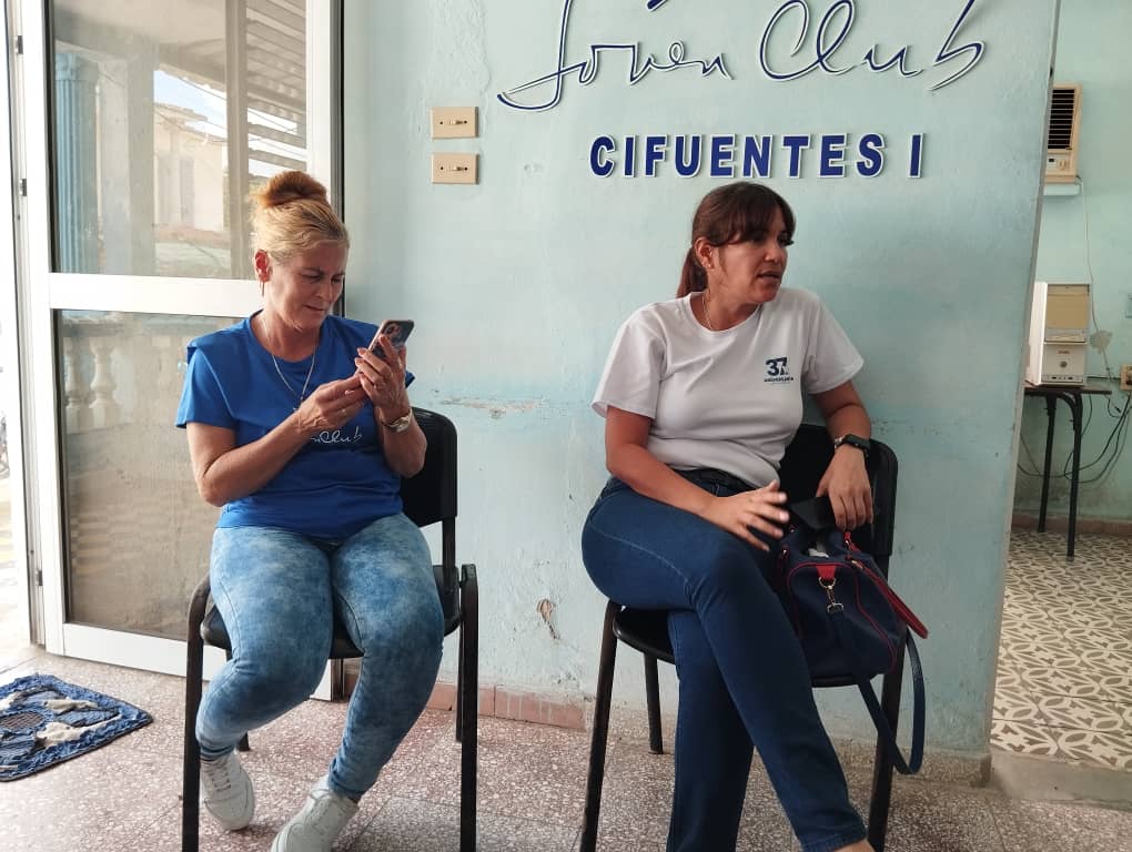 📢Seguimos el recorrido, ahora  en el municipio de Cifuentes 
👉🏻Intercambio de la Directora Nacional y Directivos de la Provincia con los trabajadores de Joven Club Cifuentes.
#JovenClubTeConecta #VeranoSiempreJoven  #JovenClubVillaClara