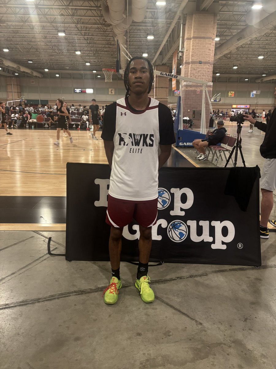 Hawks Elite 17u HGSL(@HawksEliteAA) picks up the W vs CT Takeover. TJ Warren(<a href="/terrellwarren22/">TJ warren</a>)got to his spots at ease. Had a 20 point second half. Dynamic guard with three level scoring.