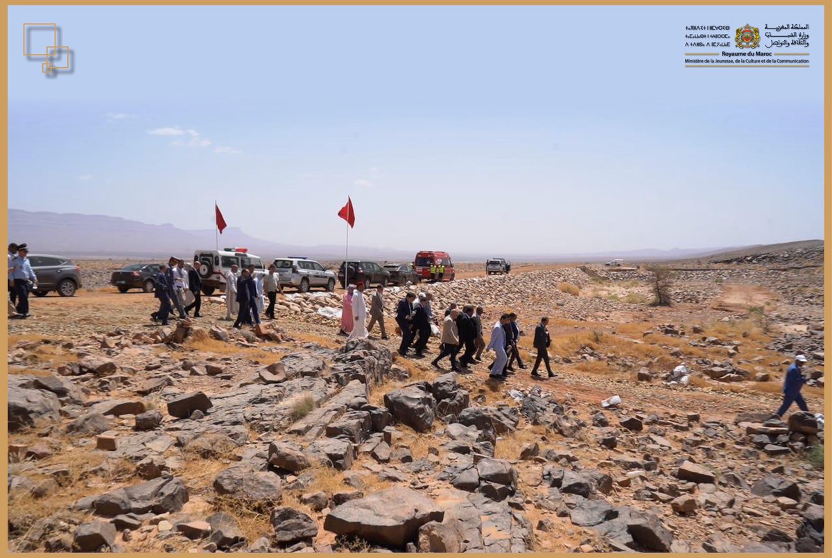 زيارة ميدانية لموقع فم الشنا الذي يوثق أصول الكتابة الأمازيغية

قام السيد الوزير هذا اليوم بزيارة ميدانية لموقع النقوش الصخرية بفم الشنا، أحد أبرز المواقع التي توثق لبدايات الكتابة الأمازيغية، والتي تضم أزيد من 410 رموز تعود لحقب تاريخية موغلة في القدم.

وخلال هذه الزيارة، أكد