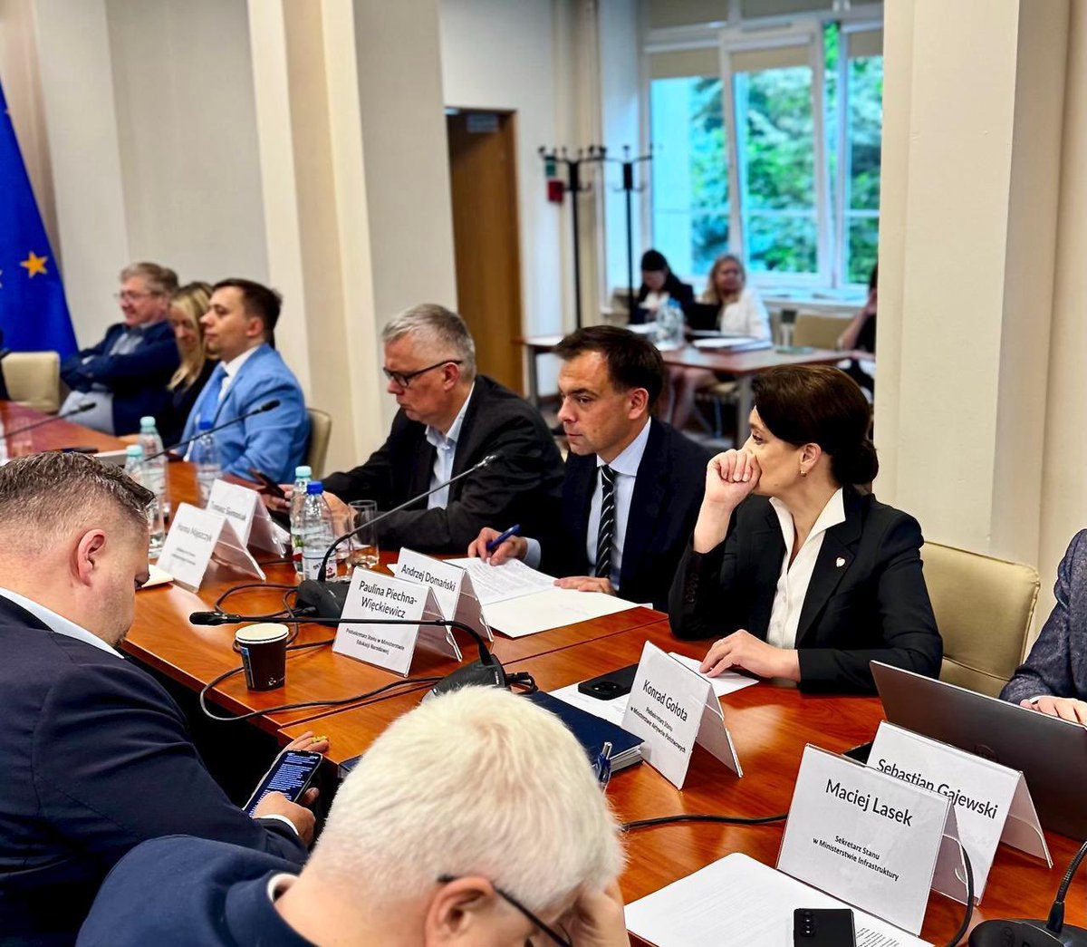 SeniorzyKPRM's tweet image. Minister @OklaDrewnowicz wzięła dziś udział w posiedzeniu Rady Dialogu Społecznego 🤝
Tematem obrad był wskaźnik waloryzacji emerytur i rent 🧓👵 z Funduszu Ubezpieczeń Społecznych na 2026 rok 📆