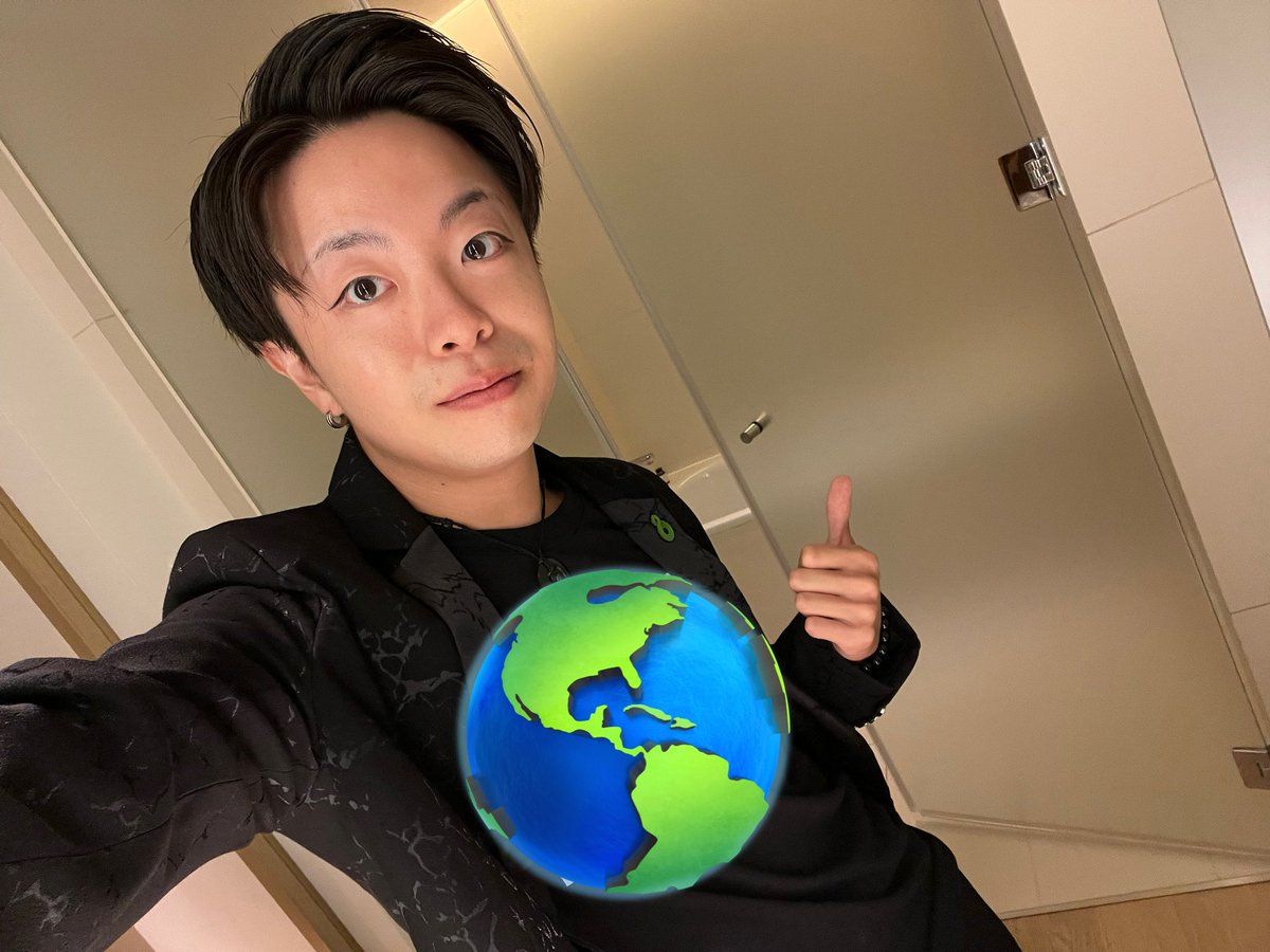 さて、日本に帰ってきました！

帰国後最初のお仕事は、都内で開催されたクローズドの国際カンファレンスにて、日本語、英語、中国語の3言語をフルに使ってクリスタルパフォーマンスをお届けしてきました。

今回のカンファレンス専用の特別なTシャツを着ての出演🔮
ありがとうございました！