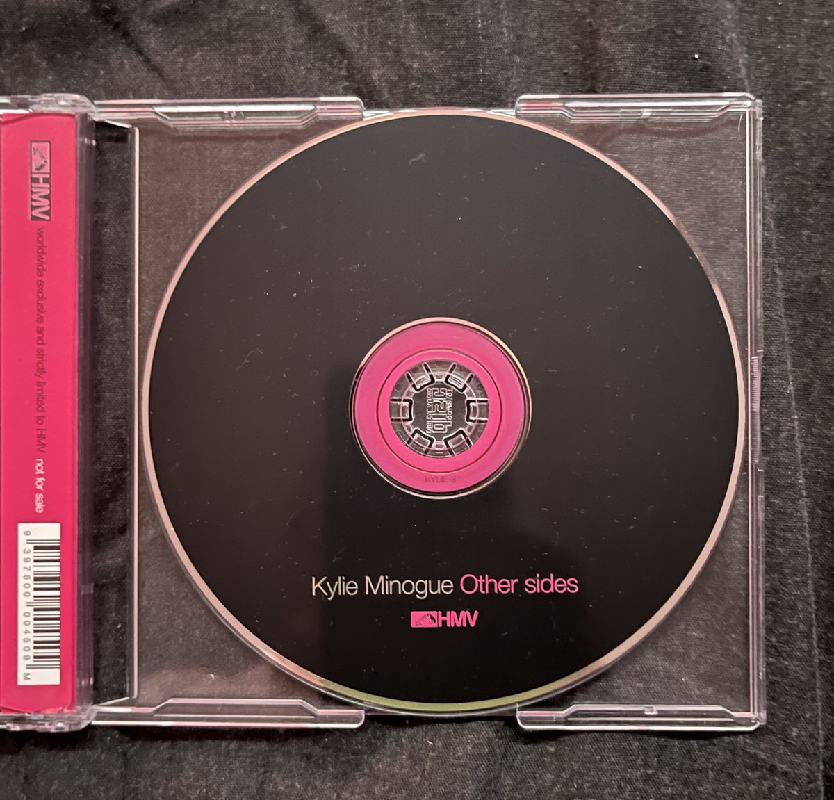 MichaelYoga79's tweet image. Today’s delivery: Other Sides by @kylieminogue HMV exclusive free cd that came with initial copies of Impossible Princess in Australia. #KylieMinogue #othersides #impossibleprincess #hmv