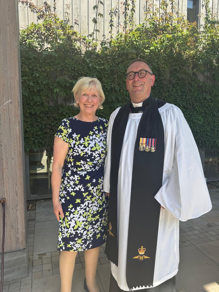 Fabulous photo of our Chair <a href="/Nat_Mem_Arb/">National Memorial Arboretum</a> today - but do any of our members recognise the dashing gent pictured with her?  😊