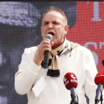 Assubay mücadelesini vermek için Assubay olman bir şey ifade etmiyor.
Önce meslegin tarihsel onurunu bilecek, hissedeceksin.
Karakterin net, omurgan dik olacak.
Eğilip, bükülmeyeceksin. 
Yaşanan yaraların üzerinden kirli ajandaların olmayacak.
Adam gibi Assubay olacaksın.!