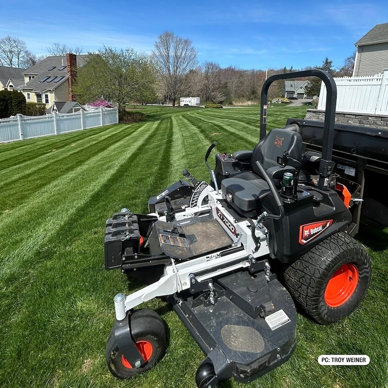 BobcatCompany's tweet image. The grass isn’t just greener—it’s cleaner, sharper, and probably staring back at you. Major props to Neaveaus Outdoor Services and Troy Weiner for turning turf into art.

#WeAreBobcat #FreshCutFriday #zeroturnmower
