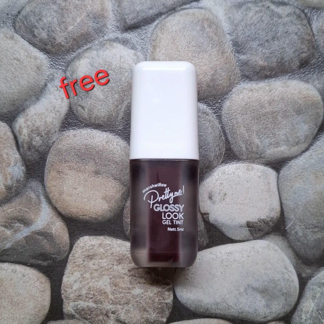 wpdiznh's tweet photo. Luxcrime Seamless Bounchy Blush Shade Watermelon Berry - 35k💸  
- kondisi isi 85% (jrg bgt dipakai)
- free marshwillow gel tint shade scarlett isi 60%
- free ongkir by toko oren (harga sdh termasuk biaya admin)
#zonajajan #zonauang #preloved https://t.co/WWNBXHIrFn