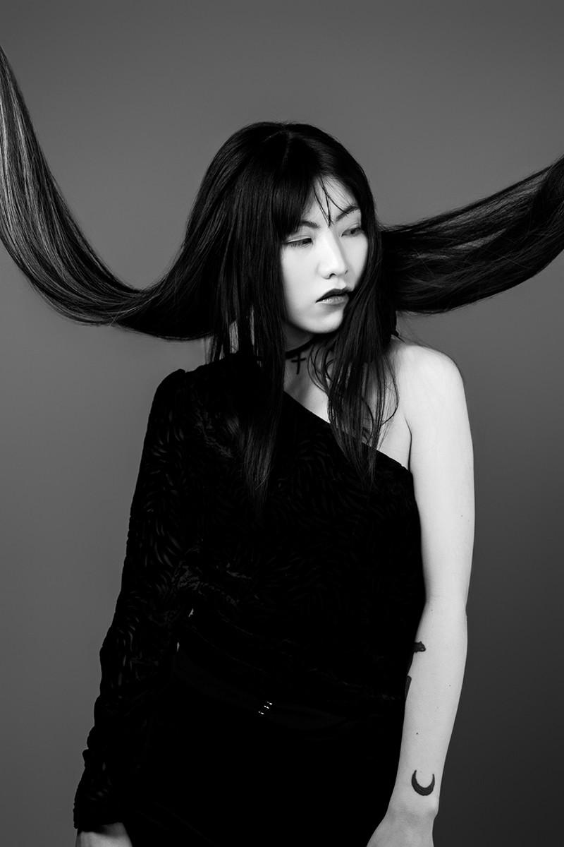 .

hannah wolf                        dichotomy

.