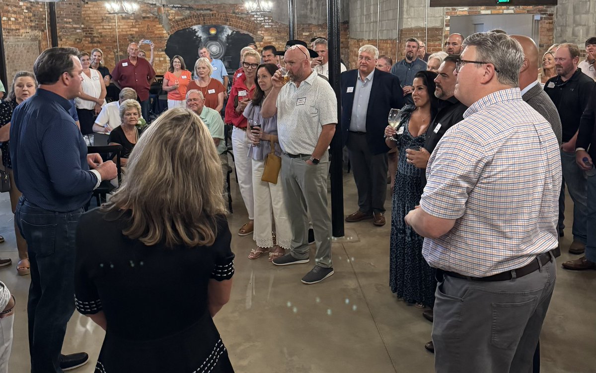 burtjonesforga's tweet image. Thank you, Hart County. Great crowd last night. Grateful for your support — and proud to have y’all on the team.