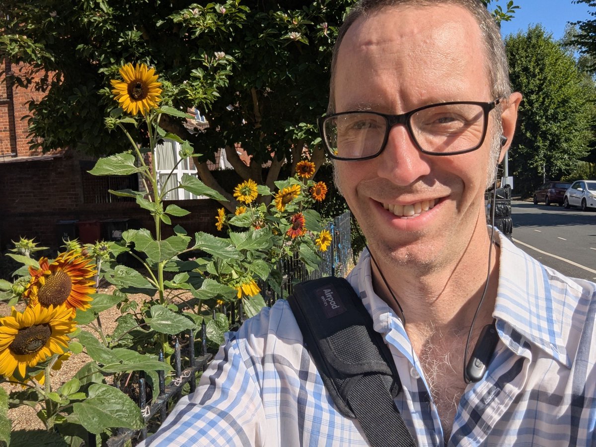 Green cllr Rob White (@cllrrobwhite) on Twitter photo Out delivering newsletters in the sunshine on Alexandra Road #rdguk today. Have you got time to help us get the Green Party message out? It is a great way to make a difference and also get your steps in. Message or email me if you have time to help rob@readingreenparty.org.uk Out delivering newsletters in the sunshine on Alexandra Road #rdguk today. Have you got time to help us get the Green Party message out? It is a great way to make a difference and also get your steps in. Message or email me if you have time to help rob@readingreenparty.org.uk