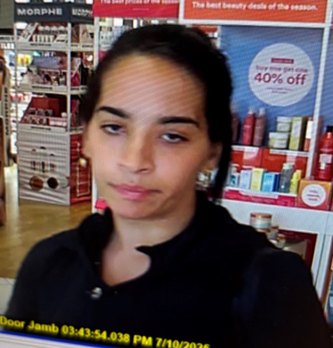 LaceyPolice's tweet image. 🚨Do you recognize these 2?🚨They stole $8,000 of merchandise from Ulta on 7/10/25 and we’d love to speak with them about it! 😤🚓 #Felony #Theft #NotCool #LaceyPD