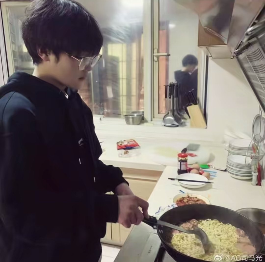 พึ่งเคยเห็นอากวงรูปนี้ 5555555