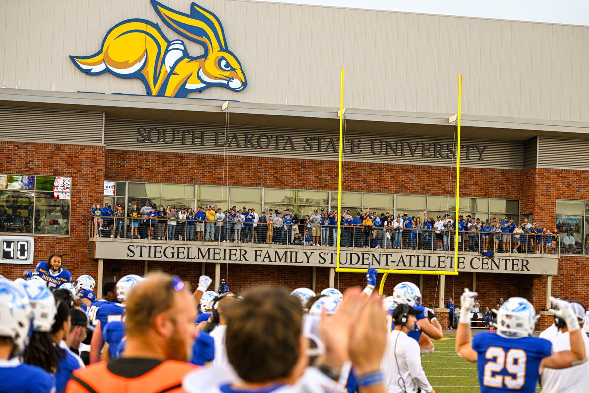 GoJacksSDSU's tweet image. 50 days until all our favorite people are back in Dana J. Dykhouse Stadium! 🥰
#GoJacks 🐰